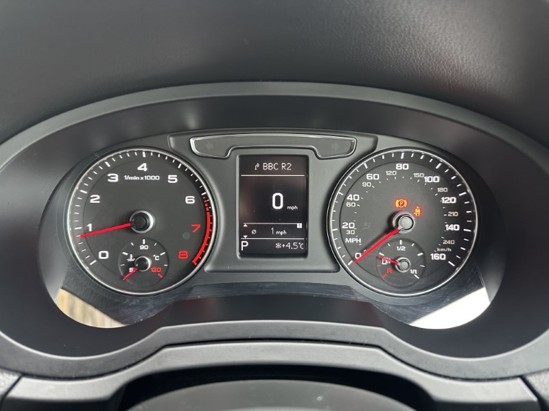 2017 (17) AUDI Q3 1.4T FSI Sport 5dr S Tronic 4936095