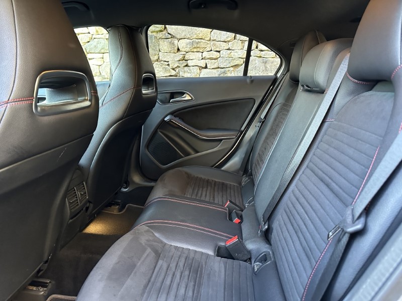 2017 (67) MERCEDES-BENZ A CLASS A180 AMG Line Premium 5dr Auto 4996136