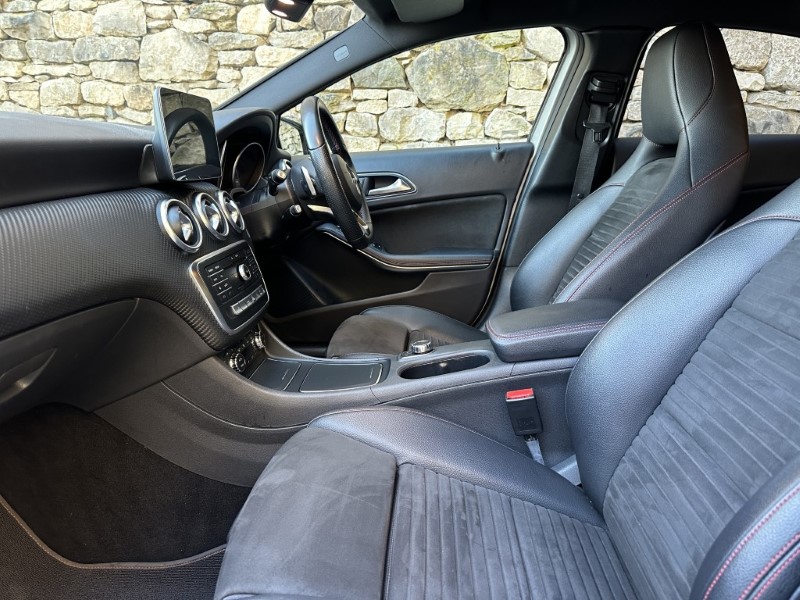 2017 (67) MERCEDES-BENZ A CLASS A180 AMG Line Premium 5dr Auto 4996139