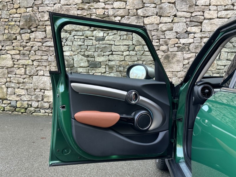 2020 (20) MINI HATCHBACK 2.0 Cooper S Exclusive II 5dr Auto [Comfort Pack] 4958376