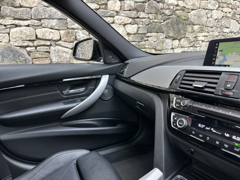 2019 (69) BMW 3 SERIES 320i M Sport Shadow Edition Touring  4973075