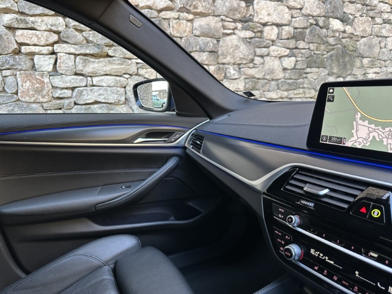 2022 (22) BMW 5 SERIES 520i MHT M Sport 5dr Touring  4995599