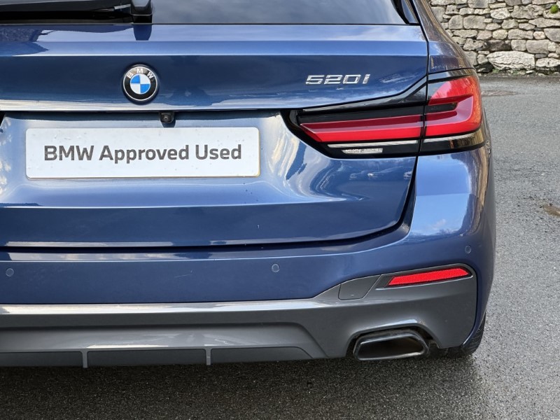 2022 (22) BMW 5 SERIES 520i MHT M Sport 5dr Touring  4995584