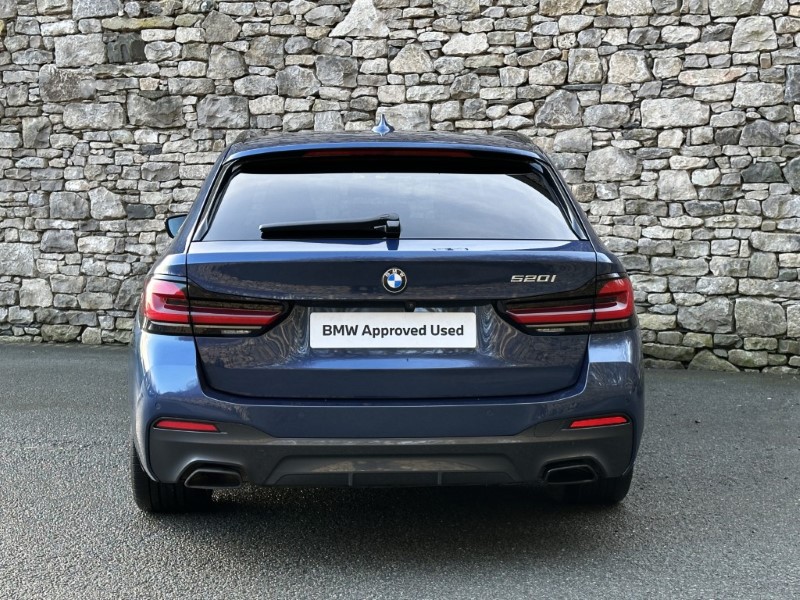 2022 (22) BMW 5 SERIES 520i MHT M Sport 5dr Touring  4995620