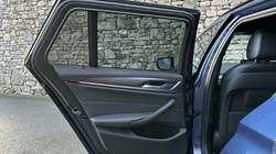 2022 (22) BMW 5 SERIES 520i MHT M Sport 5dr Touring 4995623