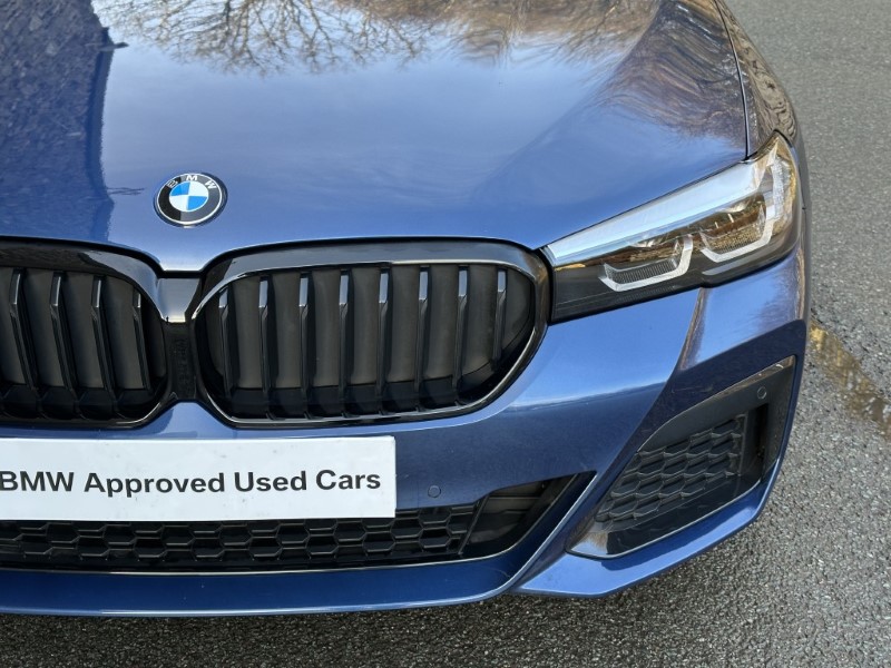 2022 (22) BMW 5 SERIES 520i MHT M Sport 5dr Touring  4995609