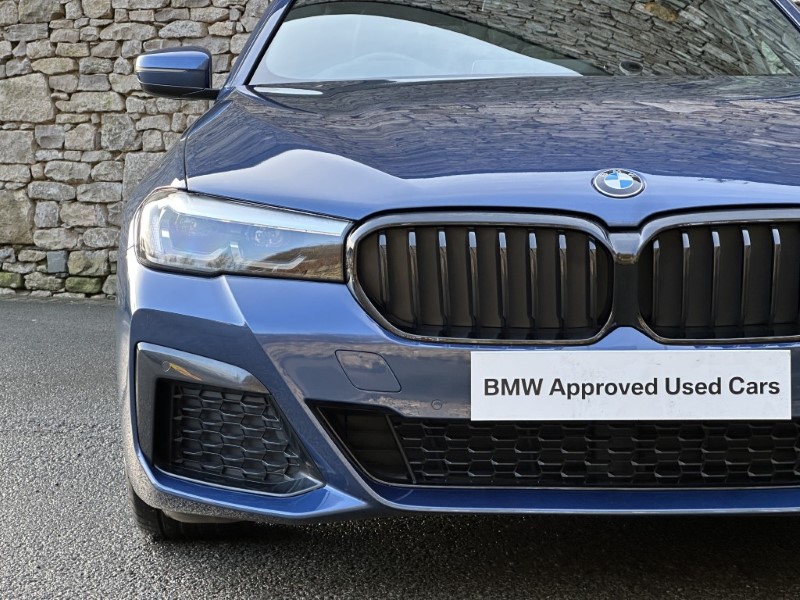 2022 (22) BMW 5 SERIES 520i MHT M Sport 5dr Touring  4995641