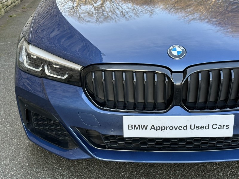 2022 (22) BMW 5 SERIES 520i MHT M Sport 5dr Touring  4995608
