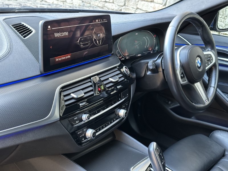 2022 (22) BMW 5 SERIES 520i MHT M Sport 5dr Touring  4995613