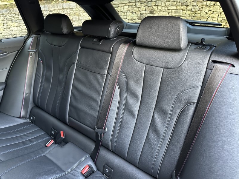 2022 (22) BMW 5 SERIES 520i MHT M Sport 5dr Touring  4995627