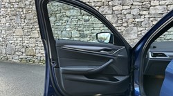 2022 (22) BMW 5 SERIES 520i MHT M Sport 5dr Touring 4995622