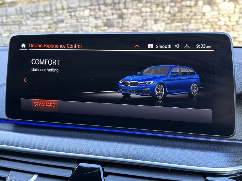 2022 (22) BMW 5 SERIES 520i MHT M Sport 5dr Touring  4995634