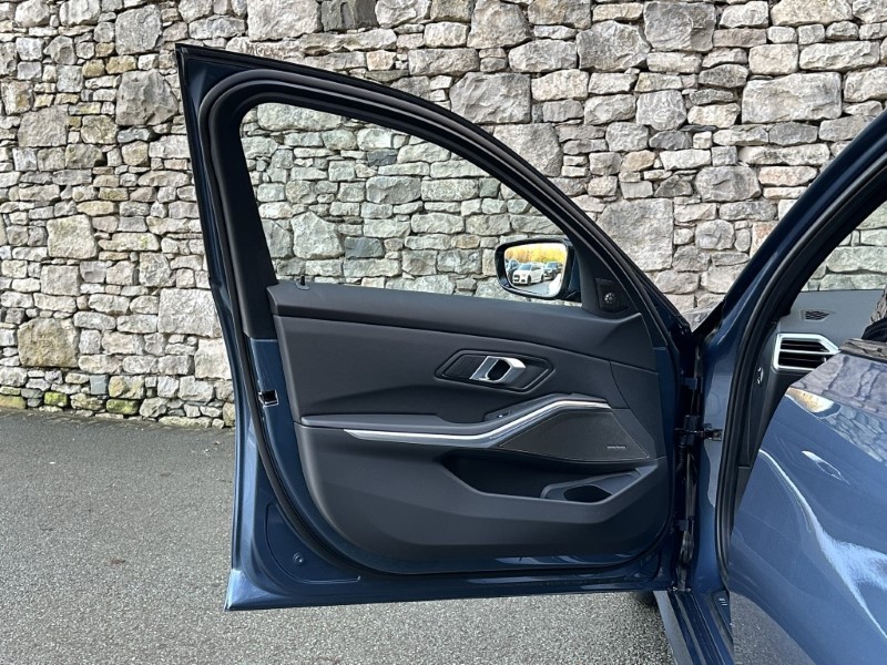 2026 (75) BMW 3 SERIES 320i M Sport 5dr Touring  4967537