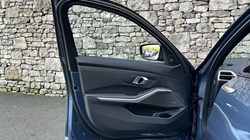 2026 (75) BMW 3 SERIES 320i M Sport 5dr Touring 4967537