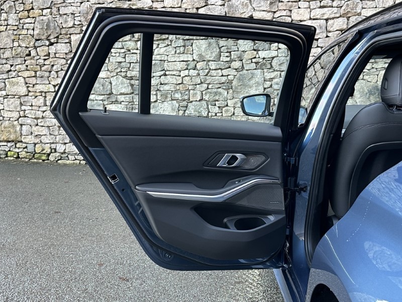 2026 (75) BMW 3 SERIES 320i M Sport 5dr Touring  4967538