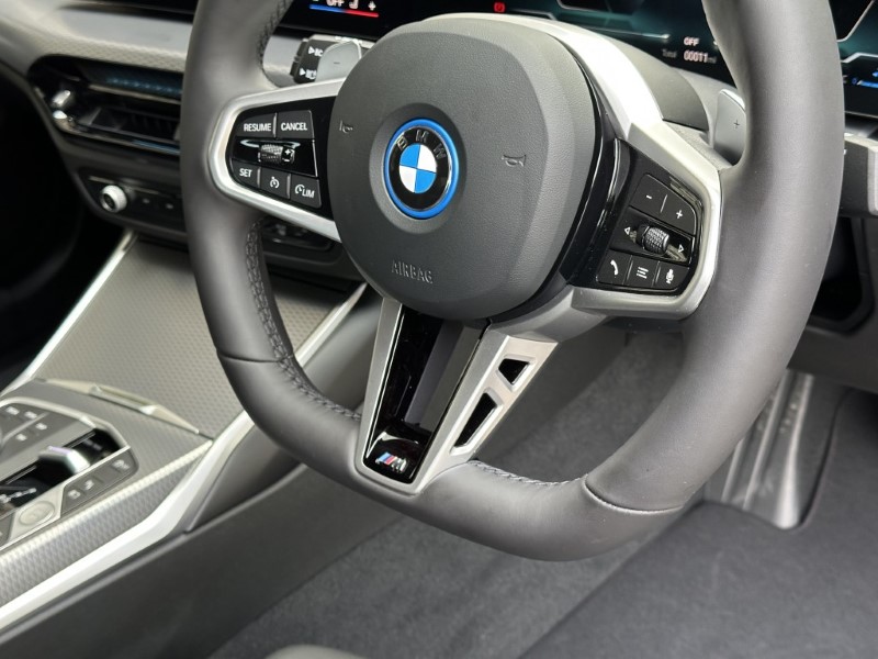 2026 (75) BMW 3 SERIES 330e 22.3 kWh M Sport 4dr Step Auto 4974417