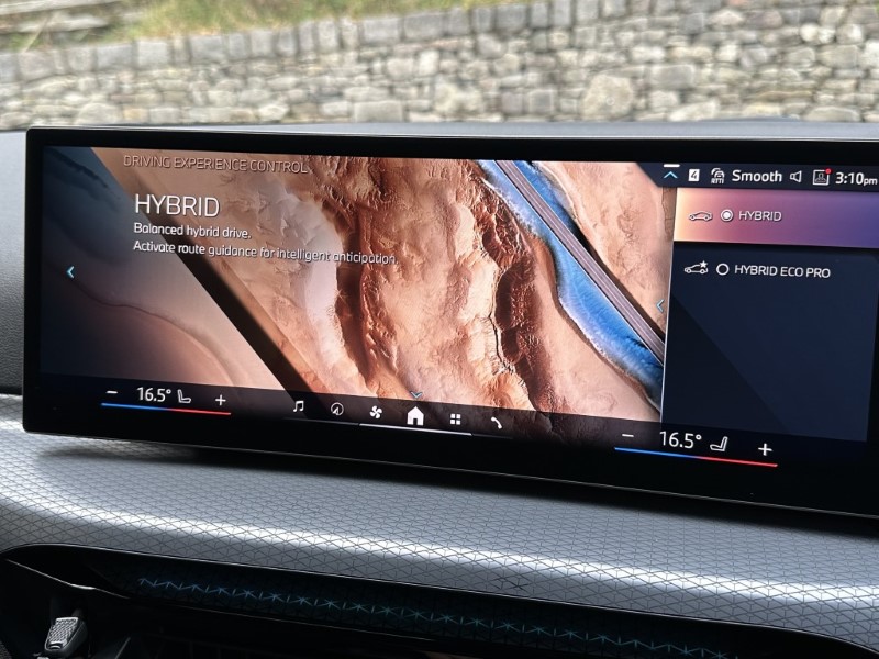 2026 (75) BMW 3 SERIES 330e 22.3 kWh M Sport 4dr Step Auto 4974459