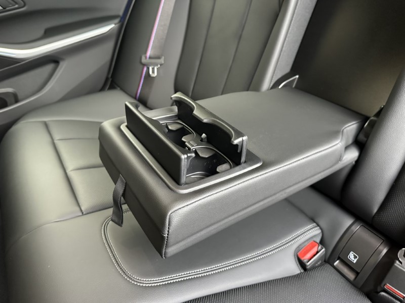 2026 (75) BMW 3 SERIES 330e 22.3 kWh M Sport 4dr Step Auto 4974451