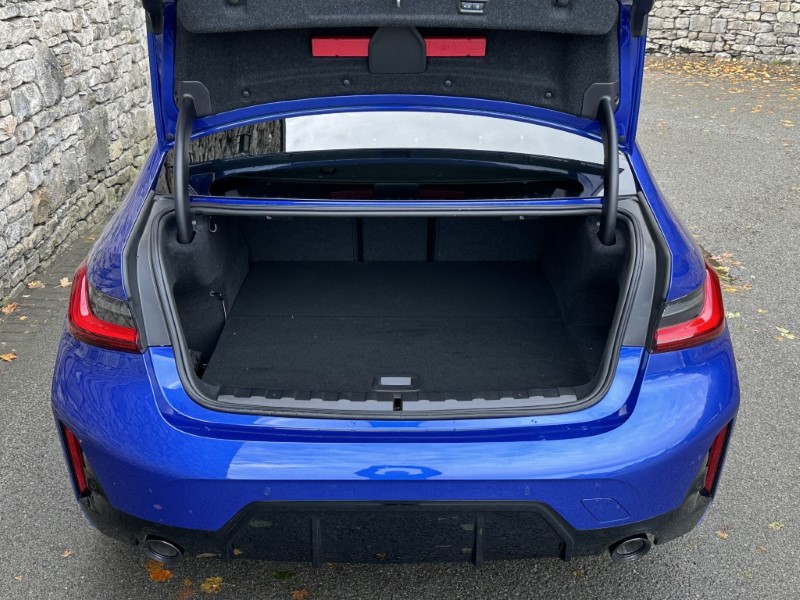 2026 (75) BMW 3 SERIES 330e 22.3 kWh M Sport 4dr Step Auto 4974413