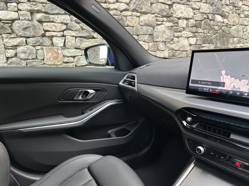 2026 (75) BMW 3 SERIES 330e 22.3 kWh M Sport 4dr Step Auto 4974434