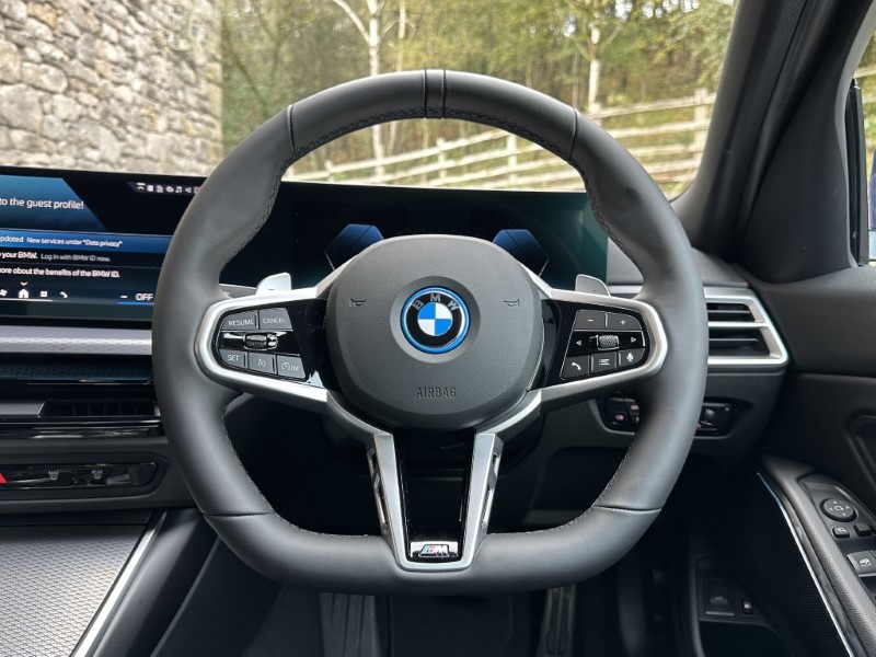 2026 (75) BMW 3 SERIES 330e 22.3 kWh M Sport 4dr Step Auto 4974422