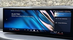 2026 (75) BMW 3 SERIES 330e 22.3 kWh M Sport 4dr Step Auto 4974462