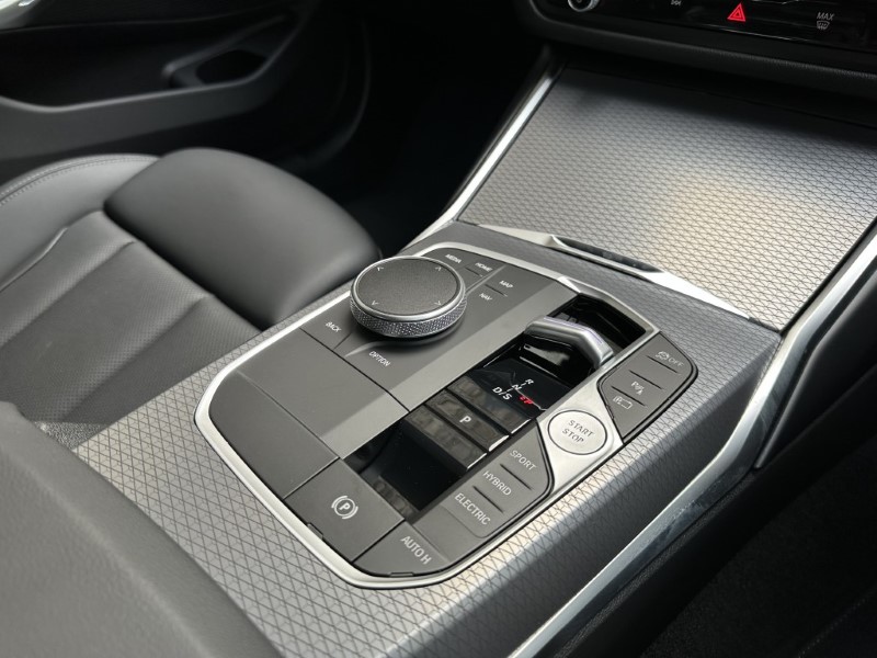 2026 (75) BMW 3 SERIES 330e 22.3 kWh M Sport 4dr Step Auto 4974432