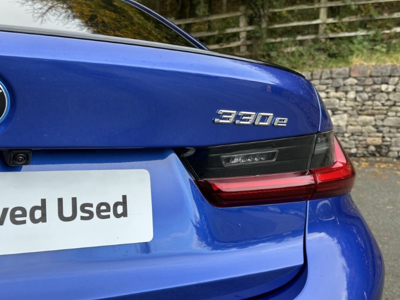 2026 (75) BMW 3 SERIES 330e 22.3 kWh M Sport 4dr Step Auto 4974484