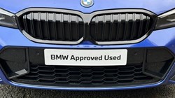 2026 (75) BMW 3 SERIES 330e 22.3 kWh M Sport 4dr Step Auto 4974474