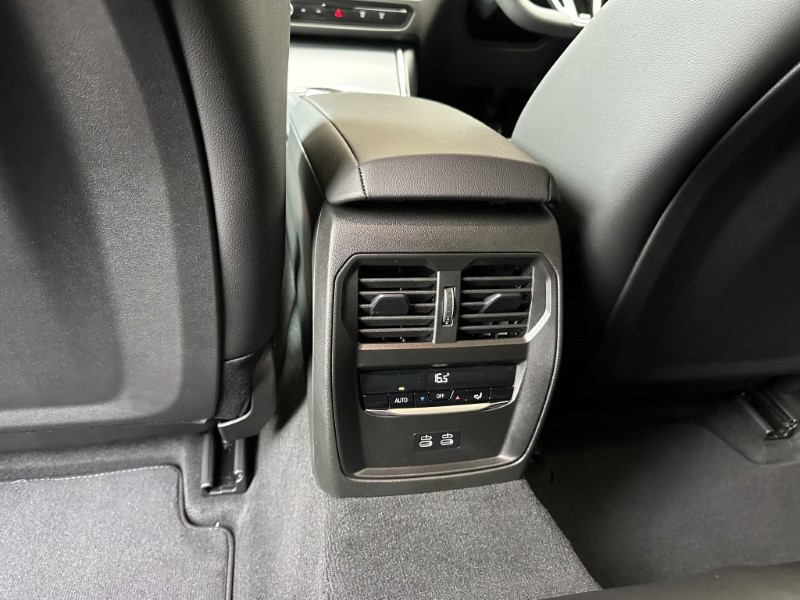 2026 (75) BMW 3 SERIES 330e 22.3 kWh M Sport 4dr Step Auto 4974449