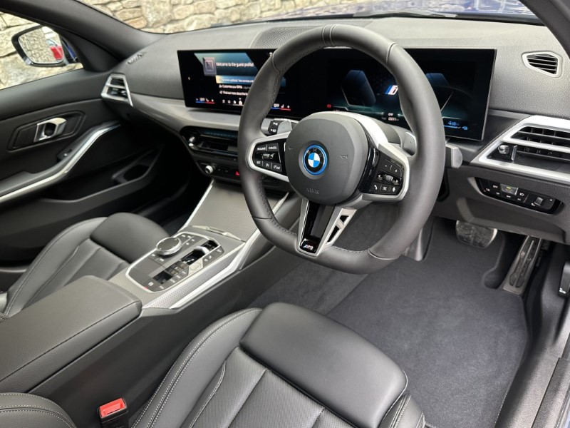 2026 (75) BMW 3 SERIES 330e 22.3 kWh M Sport 4dr Step Auto 4974416