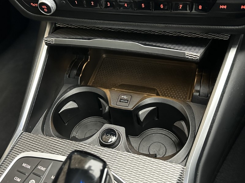 2020 (70) BMW 3 SERIES 330e M Sport Touring  4988963