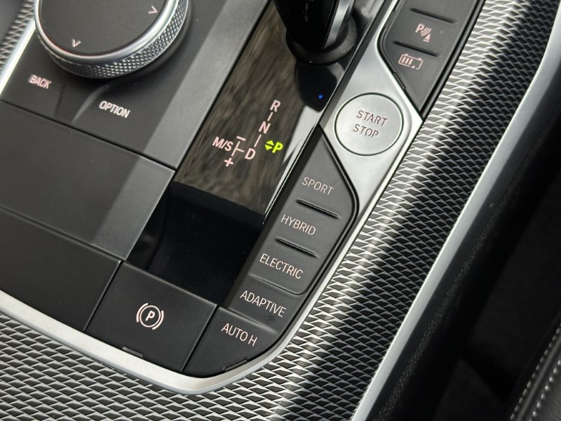 2020 (70) BMW 3 SERIES 330e M Sport Touring  4988962