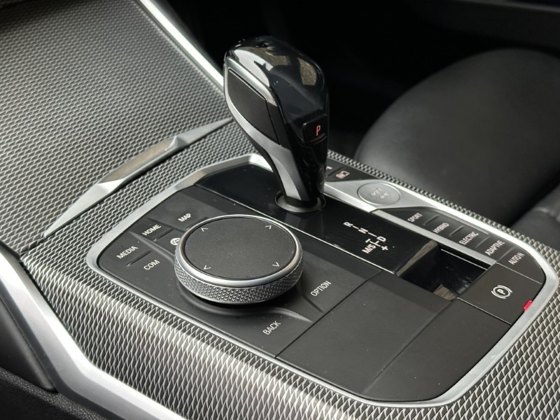 2020 (70) BMW 3 SERIES 330e M Sport Touring  4988982