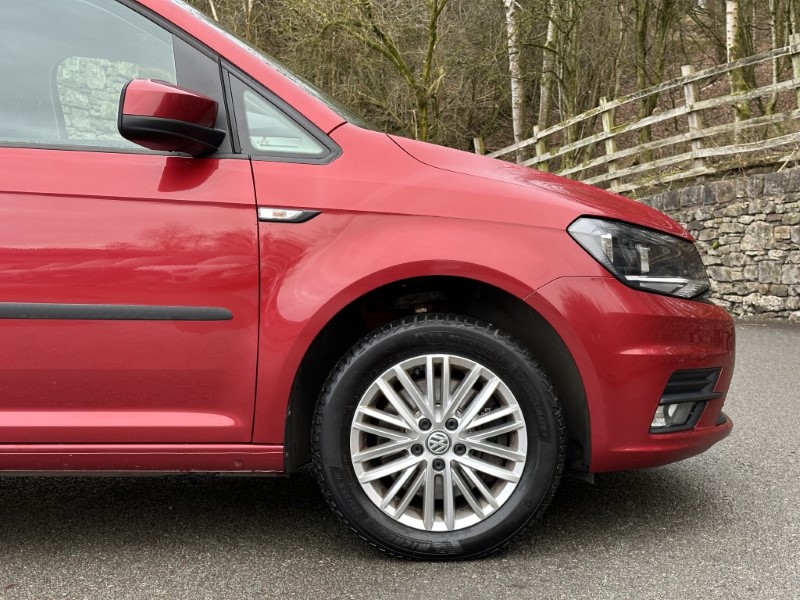 2016 (16) VOLKSWAGEN CADDY MAXI LIFE 2.0 TDI 150 5dr DSG 5003803