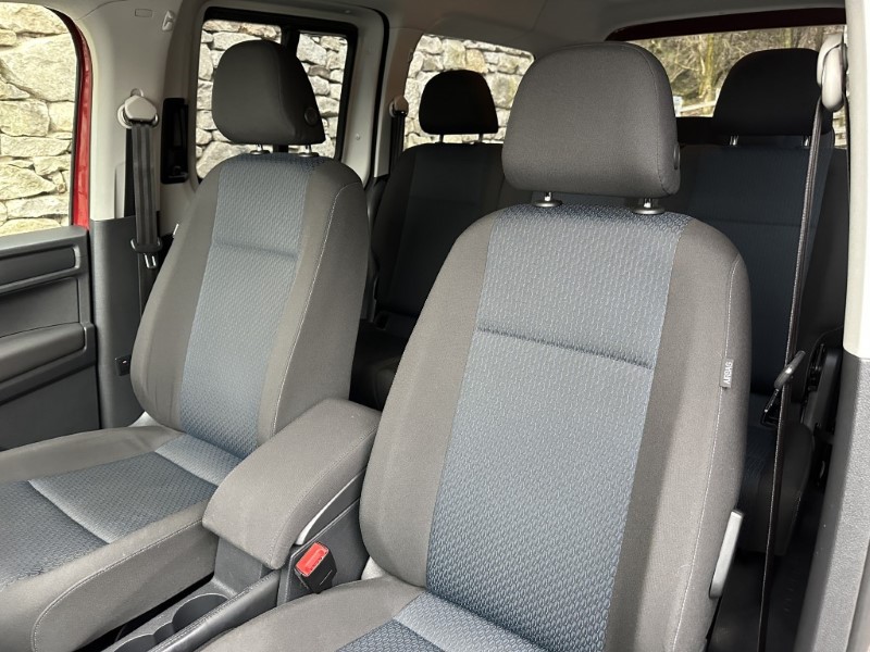 2016 (16) VOLKSWAGEN CADDY MAXI LIFE 2.0 TDI 150 5dr DSG 5003777