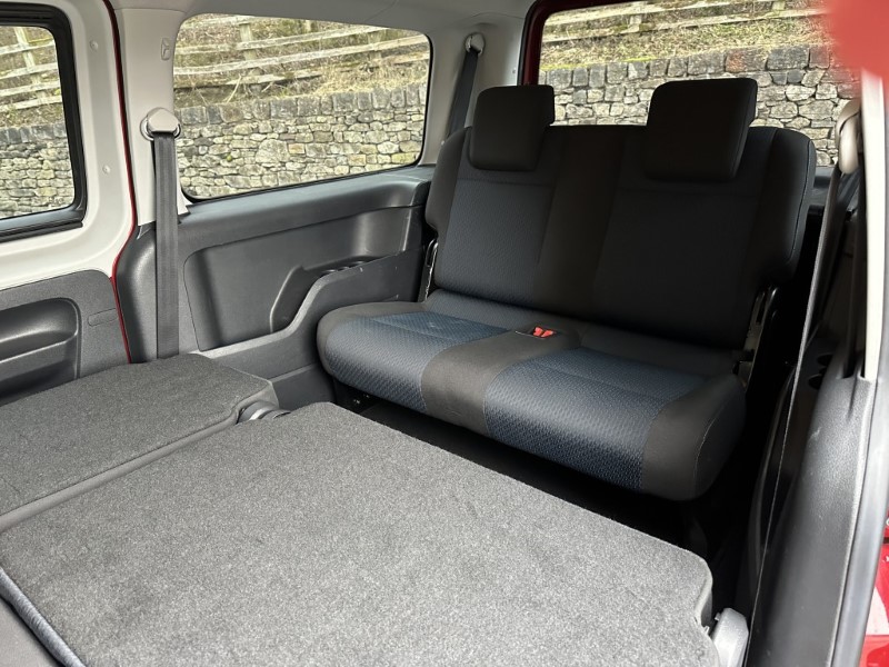 2016 (16) VOLKSWAGEN CADDY MAXI LIFE 2.0 TDI 150 5dr DSG 5003784