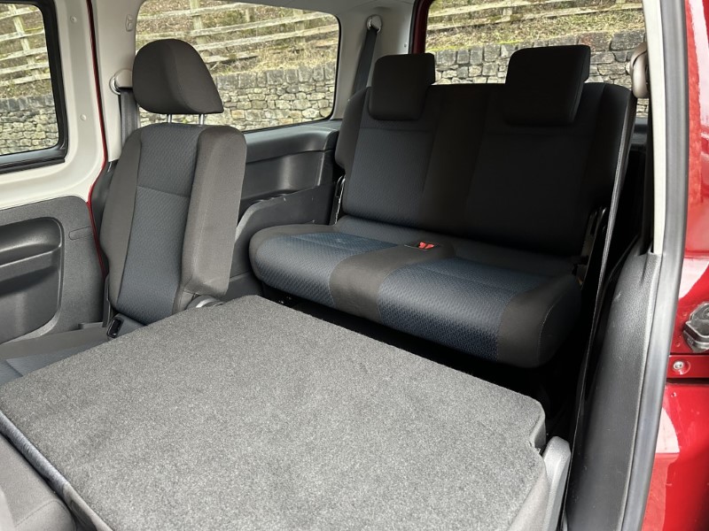 2016 (16) VOLKSWAGEN CADDY MAXI LIFE 2.0 TDI 150 5dr DSG 5003783