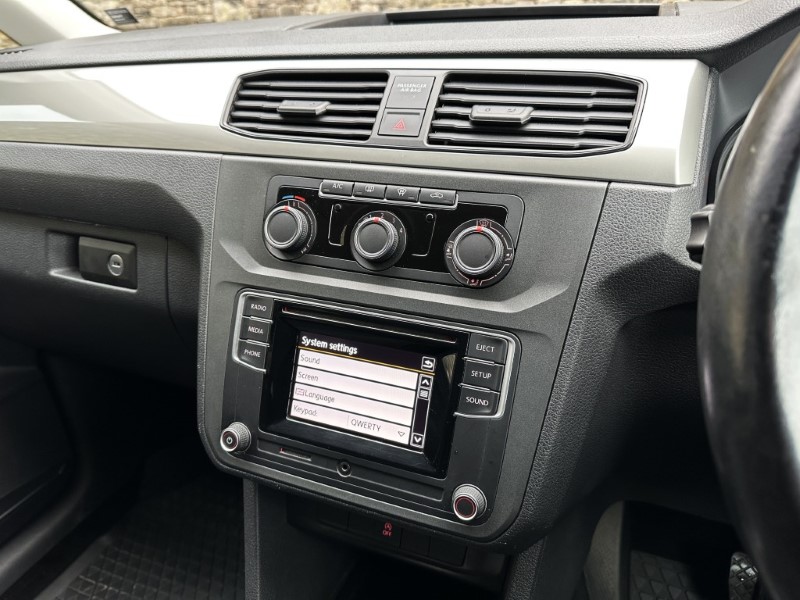 2016 (16) VOLKSWAGEN CADDY MAXI LIFE 2.0 TDI 150 5dr DSG 5003799