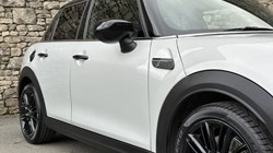 2022 (72) MINI HATCHBACK 2.0 Cooper S Exclusive 5dr Auto 5013144