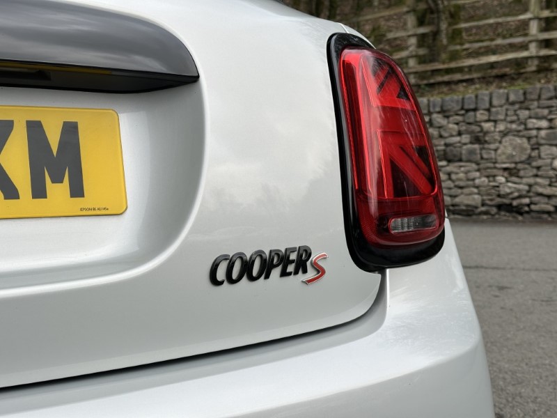 2022 (72) MINI HATCHBACK 2.0 Cooper S Exclusive 5dr Auto 5013078