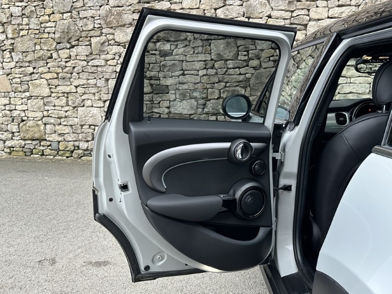 2022 (72) MINI HATCHBACK 2.0 Cooper S Exclusive 5dr Auto 5013119