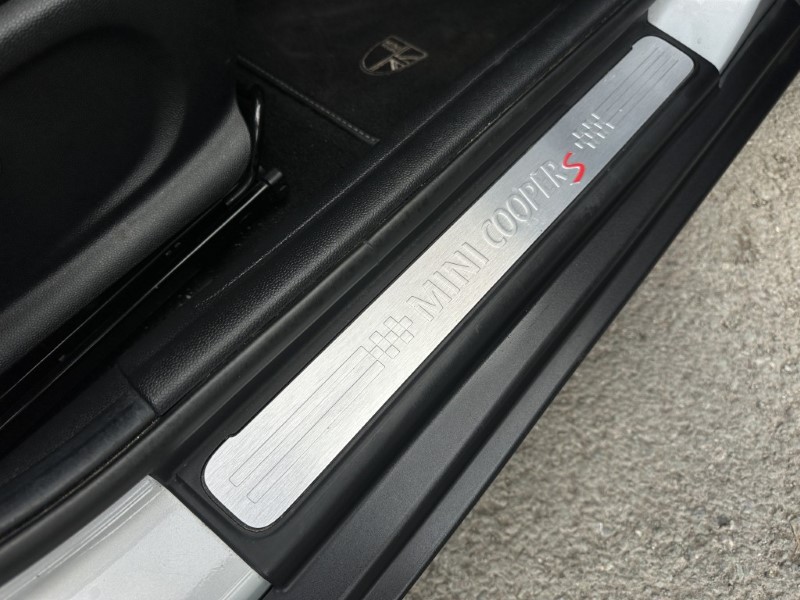 2022 (72) MINI HATCHBACK 2.0 Cooper S Exclusive 5dr Auto 5013083