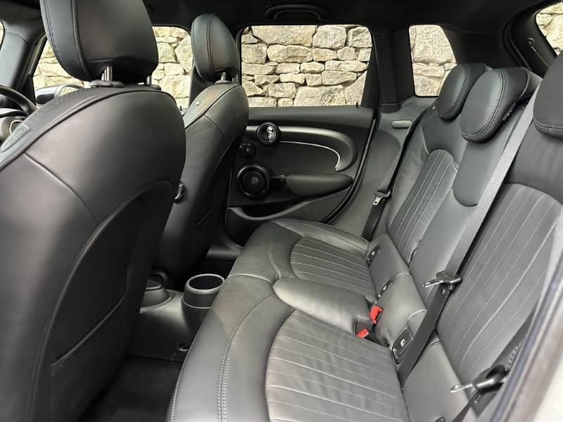 2022 (72) MINI HATCHBACK 2.0 Cooper S Exclusive 5dr Auto 5013105