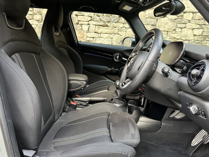 2021 (71) MINI HATCHBACK 1.5 Cooper Sport 5dr 5006314