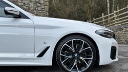 2021 (21) BMW 5 SERIES 520i MHT M Sport 5dr Touring 5011866