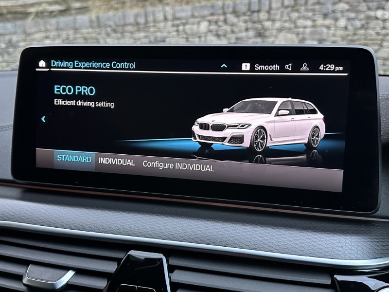 2021 (21) BMW 5 SERIES 520i MHT M Sport 5dr Touring  5011857