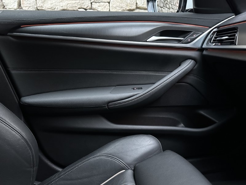 2021 (21) BMW 5 SERIES 520i MHT M Sport 5dr Touring  5011824