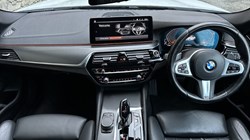 2021 (21) BMW 5 SERIES 520i MHT M Sport 5dr Touring 5011818