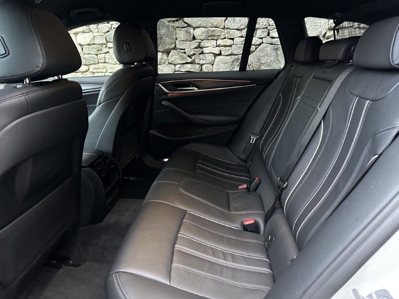 2021 (21) BMW 5 SERIES 520i MHT M Sport 5dr Touring  5011834